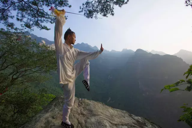 武当道家太极剑及技法要求