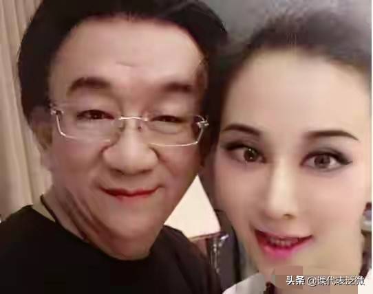 比侯耀华小46岁的美貌女徒弟安娜金，和师父分道扬镳后现在怎样了