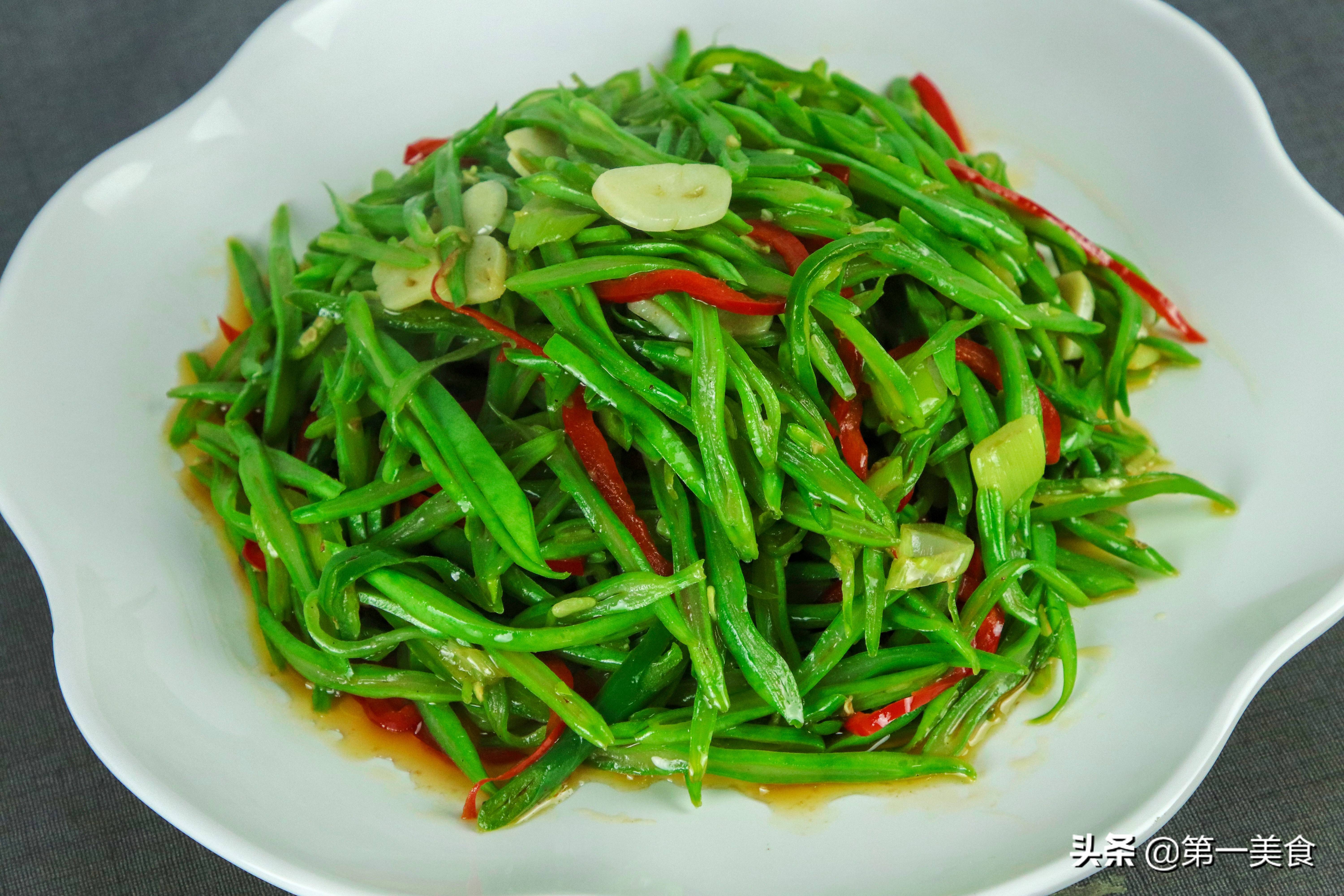 芸豆的简单家常做法，清脆不夹生香辣下饭，春天要多吃的素菜小炒