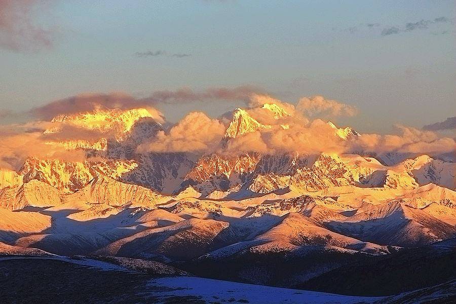 "蜀山之王"贡嘎山：最迷人的最危险