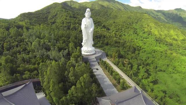 汶川地震13周年，当年捐款最多的人，现在却到英国投资了几千亿