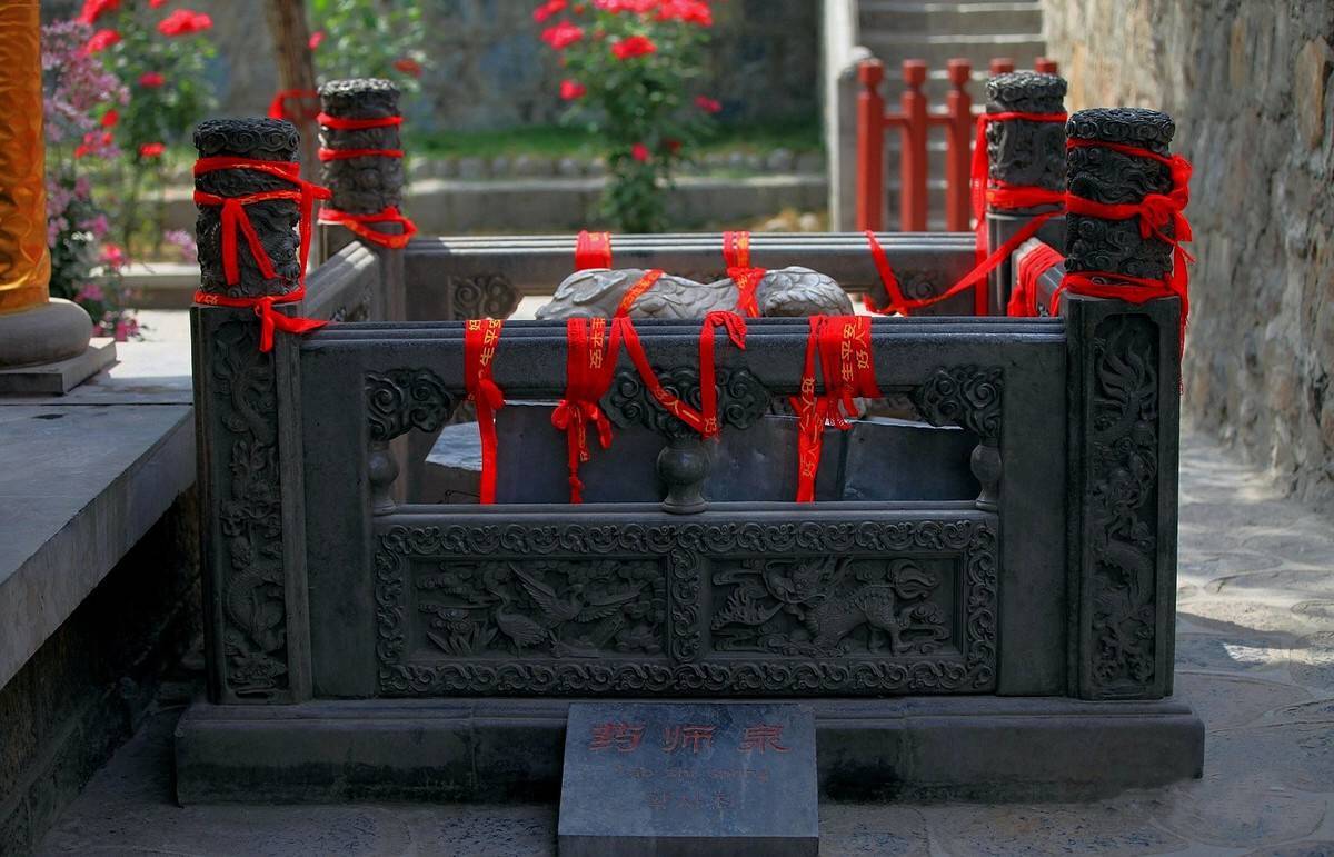 河南一寺院，不收门票，还免费停车，一年四季香火不断