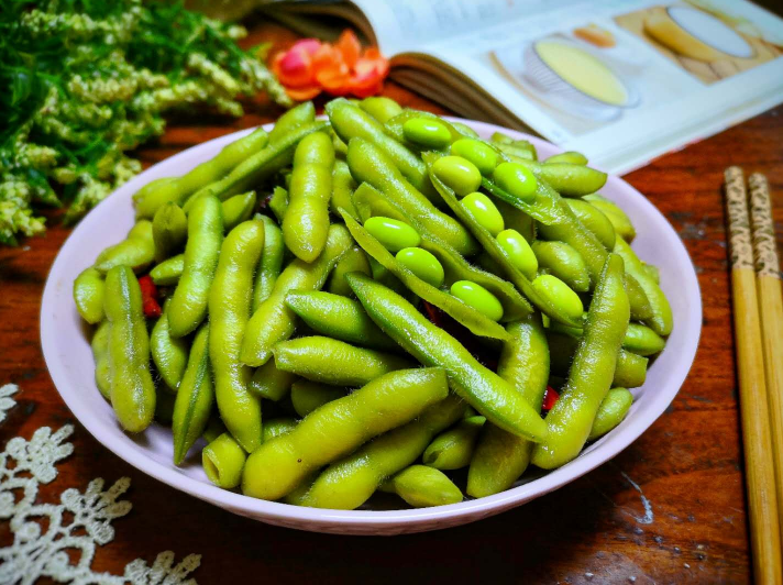 煮毛豆，冷水煮还是开水煮？学会3个技巧，毛豆绿油油的，很入味