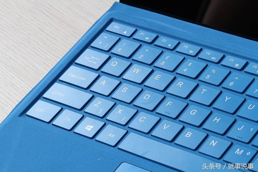 VOYO Vbook i7plus惊艳来袭，Surface不再是最好的二合一