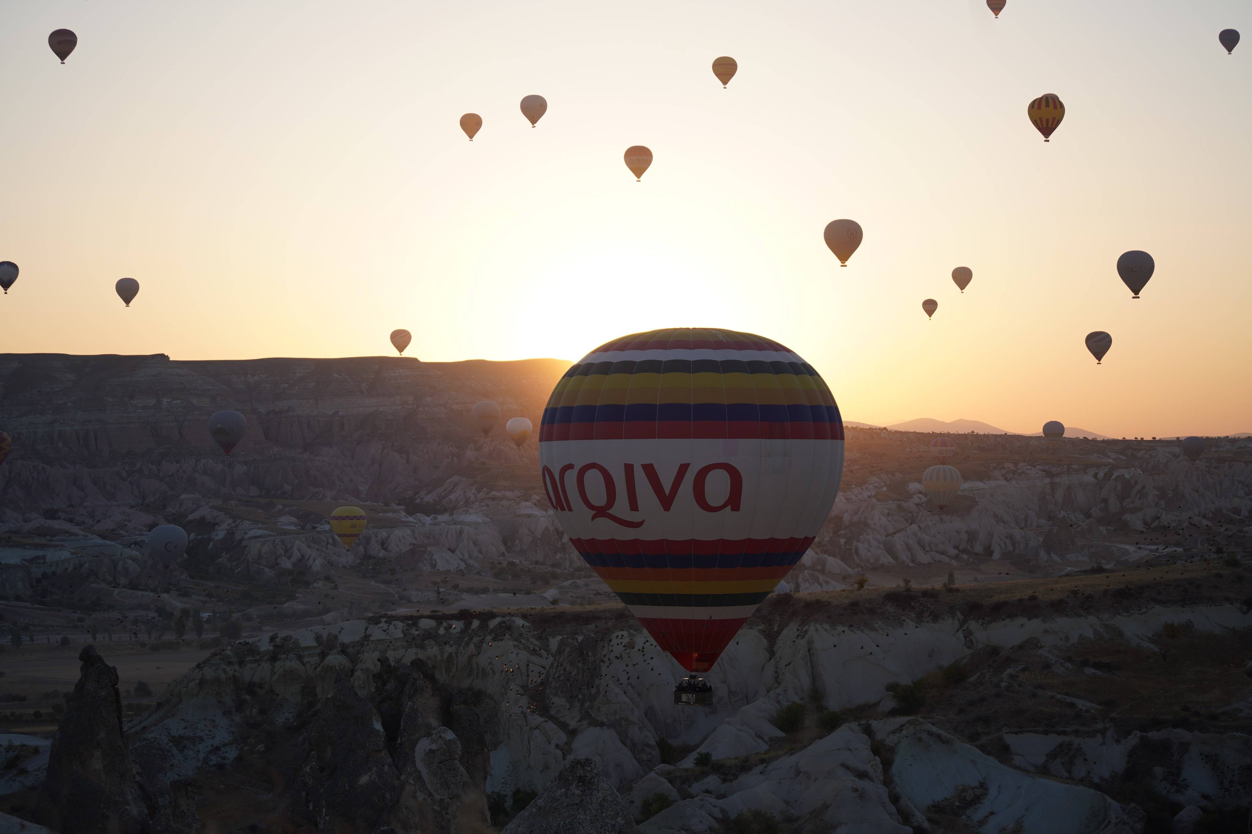 土耳其的浪漫，在热气球盛开的卡帕多奇亚，也在街头土耳其人身上