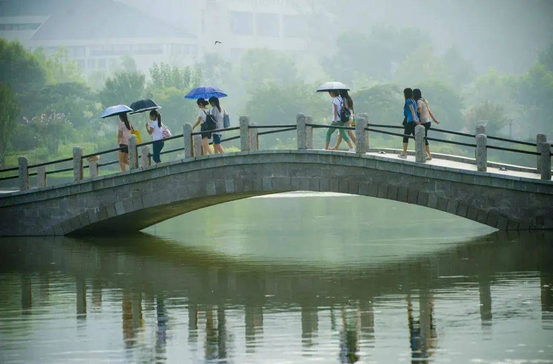 颜值超高的12所海边大学，一起考上这里看海吧