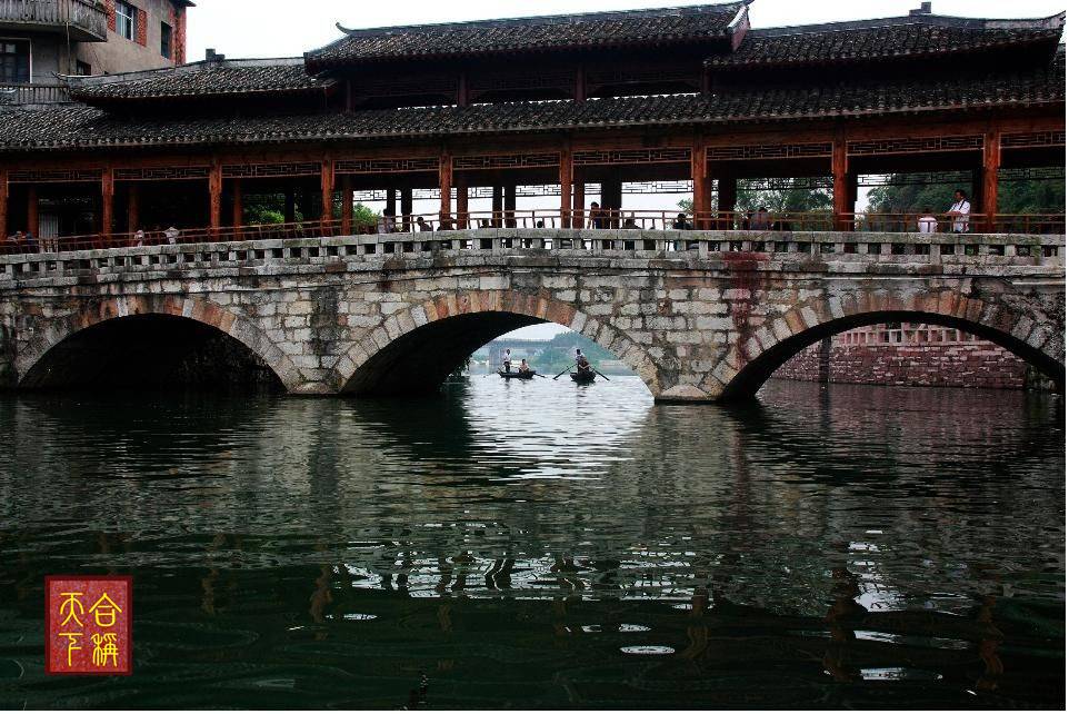 咸宁六市区县，春看竹海，夏游九宫，秋赏金桂，冬浴温泉