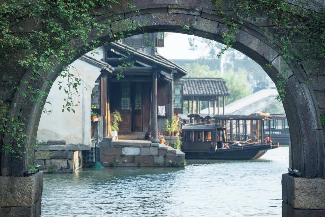 夏季旅游去哪里最合适？这几个地方景色最美，一辈子一定要去一次