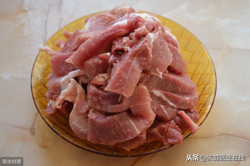 皮肤有疤痕怎么办？不要自卑：多吃这4种食物助于修复